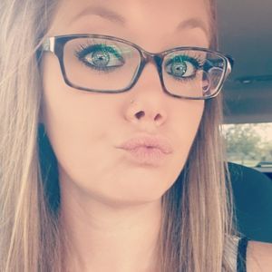 Meet your Posher, Brittney